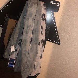 Grey Leopard Scarf